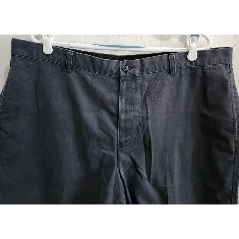 LL Bean Natural Fit Navy Blue Flat Front Chino Shorts Size 40 100% Cotton‎